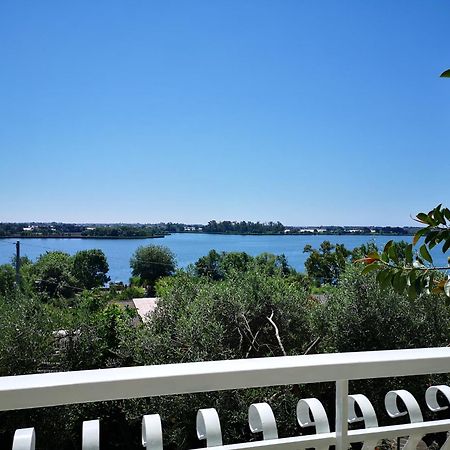 Sul Lago Dorato Terracina Oda fotoğraf